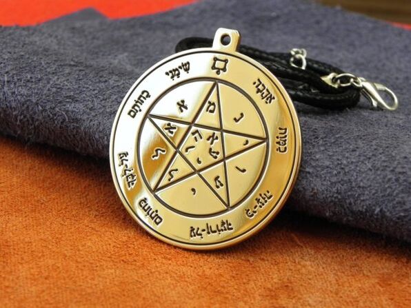 Pentagram of Solomon as a good luck charm