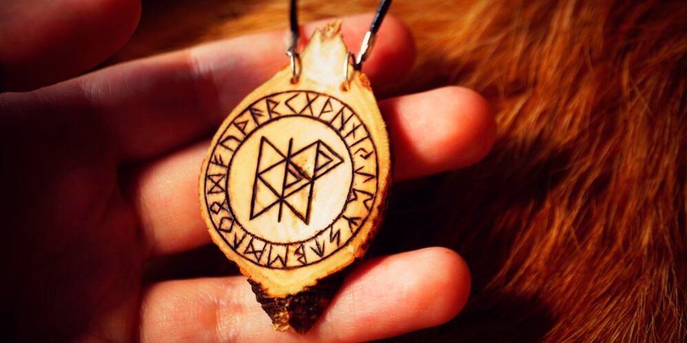strong rune amulet for luck